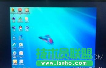臺(tái)式電腦屏幕如何設(shè)置變?nèi)?三聯(lián)