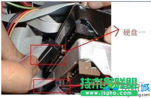 xp系統(tǒng)電腦開(kāi)機(jī)黑屏找不到硬盤(pán)，如何處理xp系統(tǒng)電腦開(kāi)機(jī)黑屏找不到硬盤(pán)
